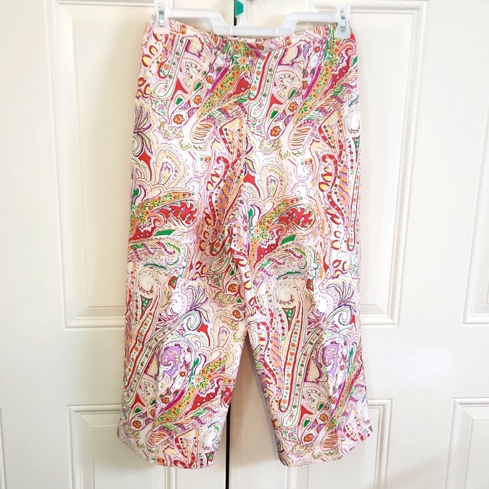 Color Capri pants size 11 elastic waist and zip to button up.